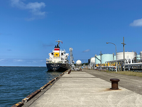 石油岸壁